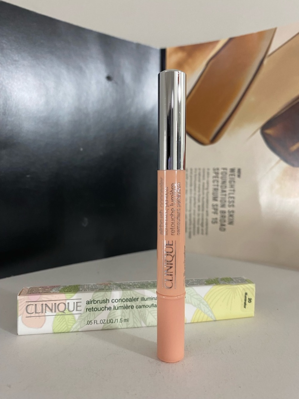 Clinique Airbrush Concealer Illuminates, Perfects, 20 Illuminator, Full Size